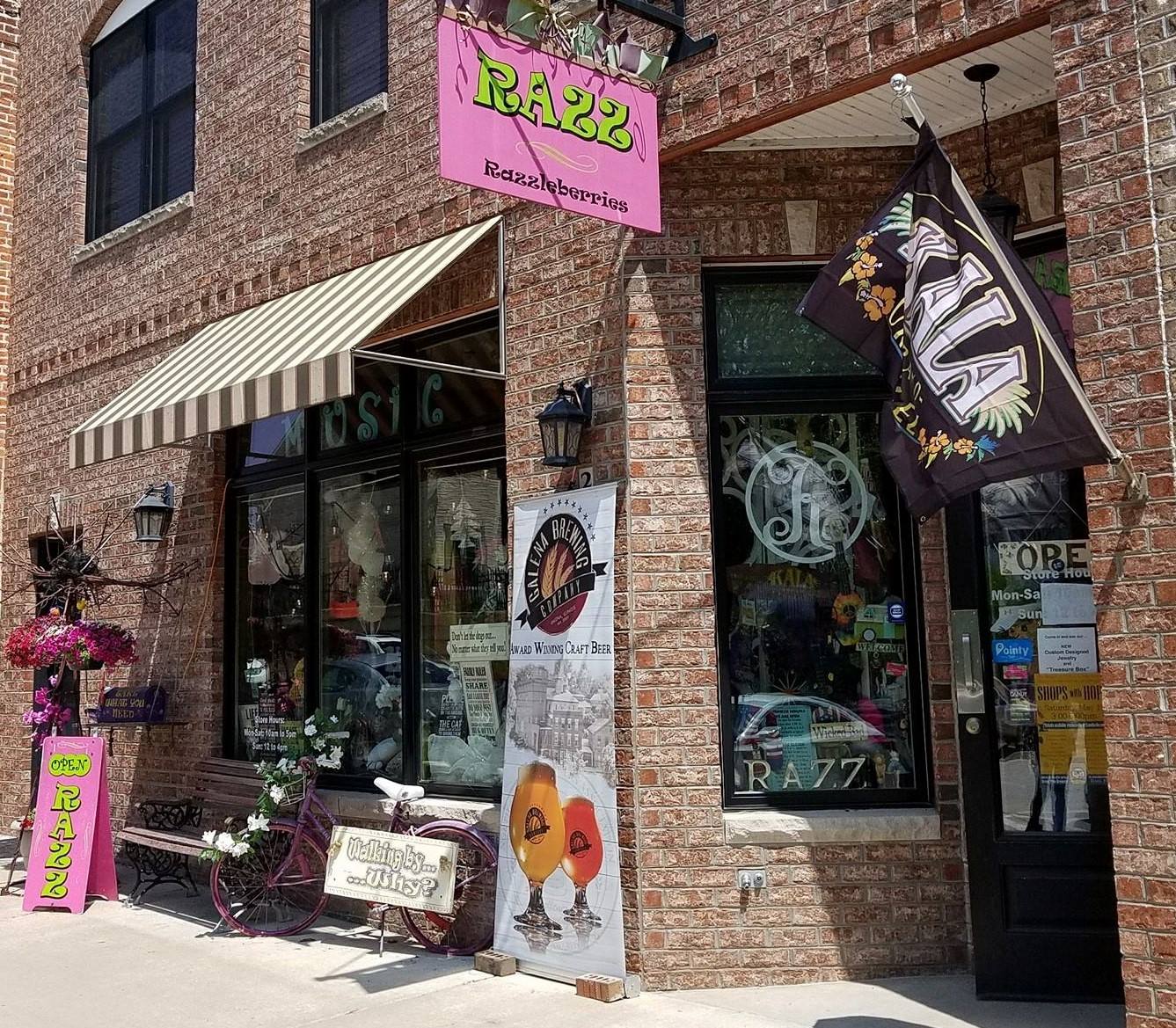 Razzleberries Gifts LeClaire, Iowa