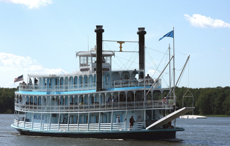 twilight river cruise iowa