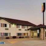 Super 8 by Wyndham Le Claire/Quad Cities