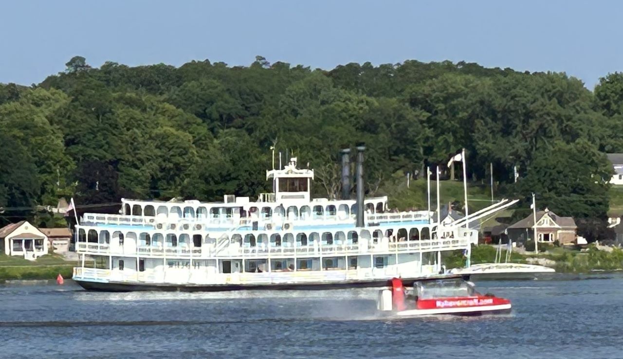 Fly Hovercraft, Inc. - LeClaire, Iowa