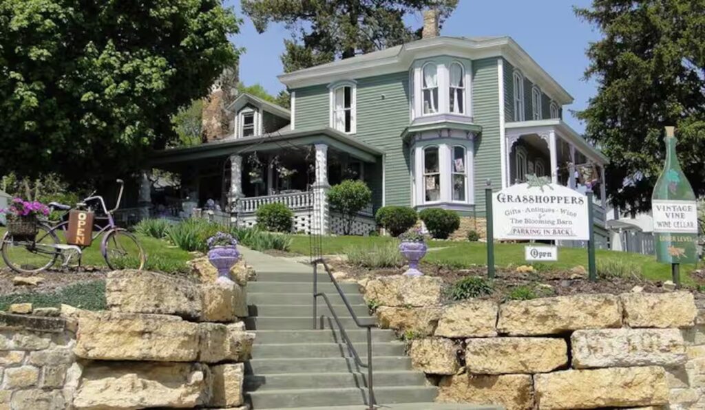 Grasshoppers Guest House I